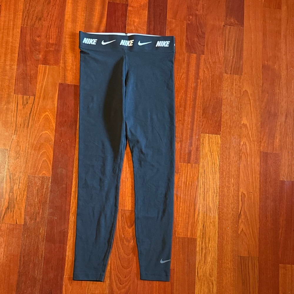 Nike Women’s Black Leggings - Medium